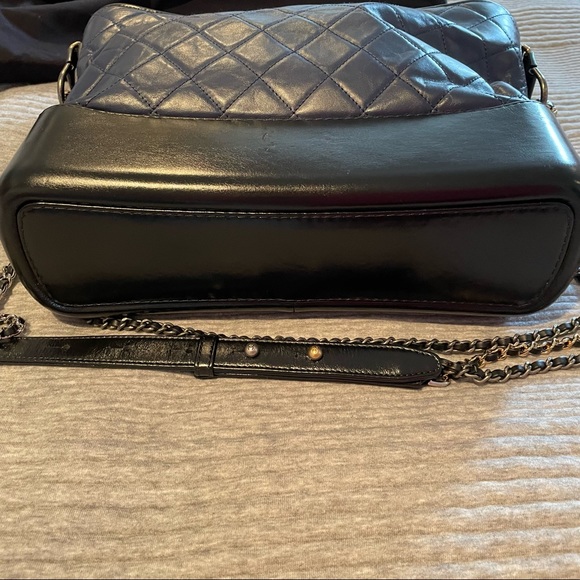 SOLD! 🥳 Chanel Gabrielle Cross body/shoulder bag Navy blue and black base - Picture 8 of 15